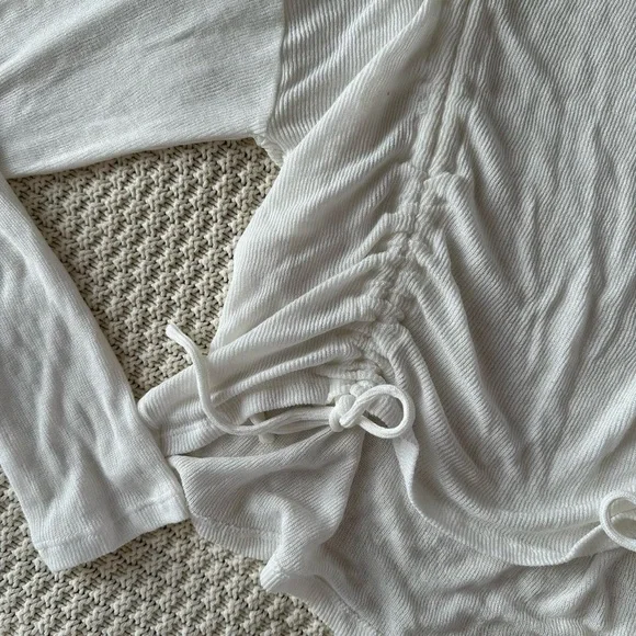 Women's White Ruched Long Sleeve Top - Picture 3 of 4